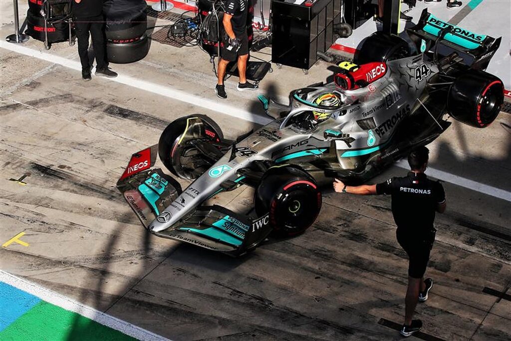 Lewis Hamilton Update Prompts Mercedes Investigation Lewis Hamilton Update Prompts Mercedes Investigation