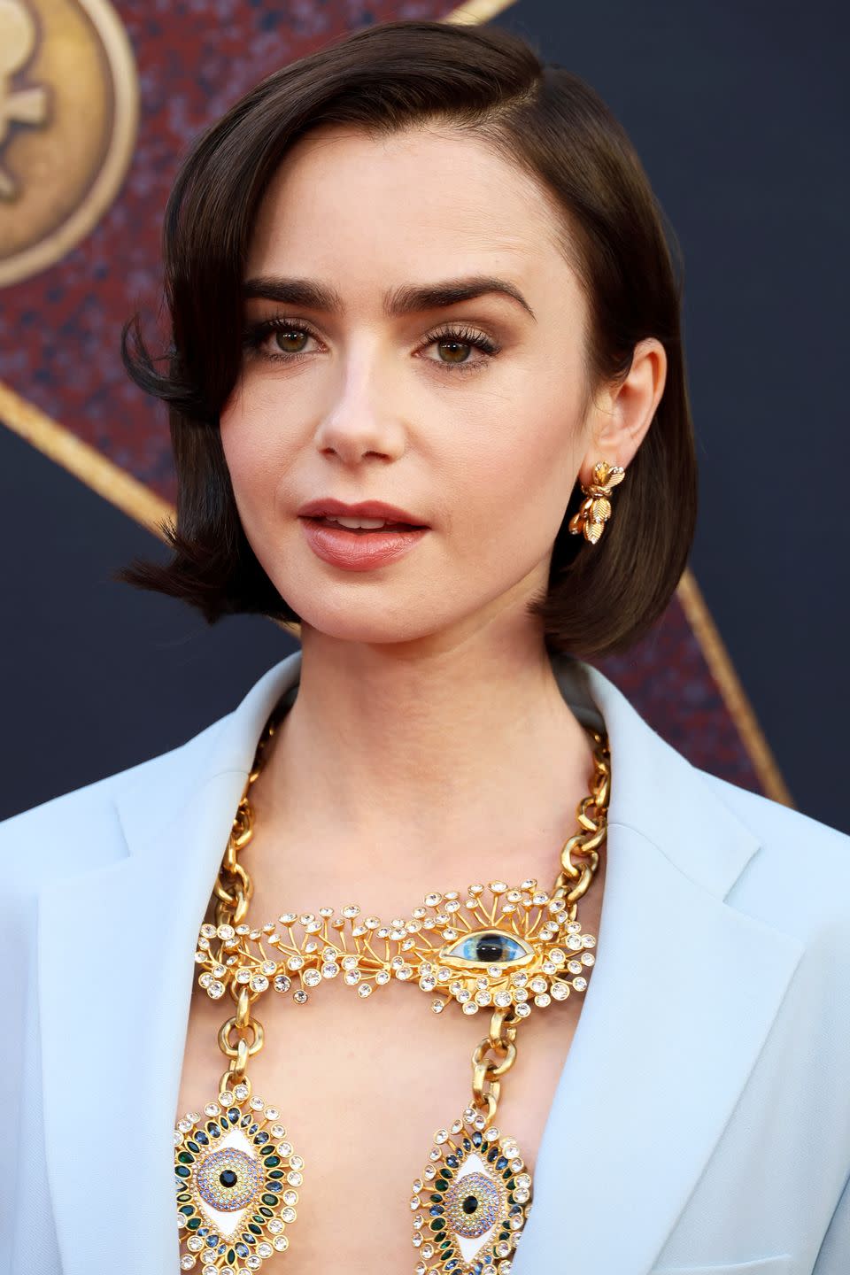 Lily Collins' Stunning Bob: A Guide To Her Hair, Brows, And Makeup Lily Collins' Stunning Bob: A Guide To Her Hair, Brows, And Makeup