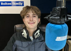 Listen To Jayne Hinton's Sundae Servings On Bolton FM Listen To Jayne Hinton's Sundae Servings On Bolton FM