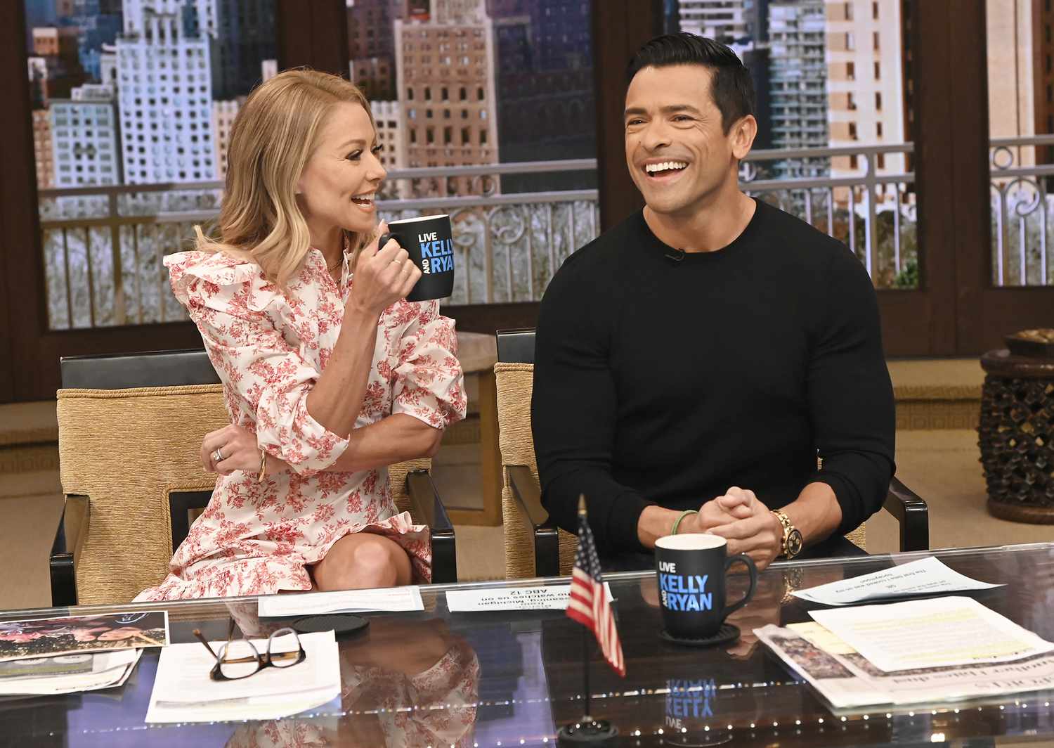 Live Studio Update: Kelly Ripa And Mark Consuelos' Temporary Set Unveiled Live Studio Update: Kelly Ripa And Mark Consuelos' Temporary Set Unveiled