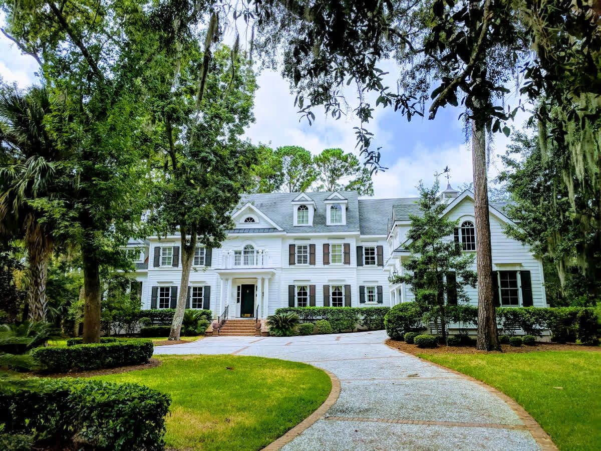 Living The Dream: Your Escape To The Country Awaits Living The Dream: Your Escape To The Country Awaits