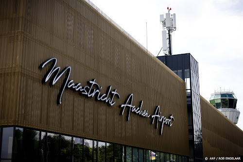 Luchtreizigersaantallen Maastricht: Dalende Trend Begin 2025 Luchtreizigersaantallen Maastricht: Dalende Trend Begin 2025