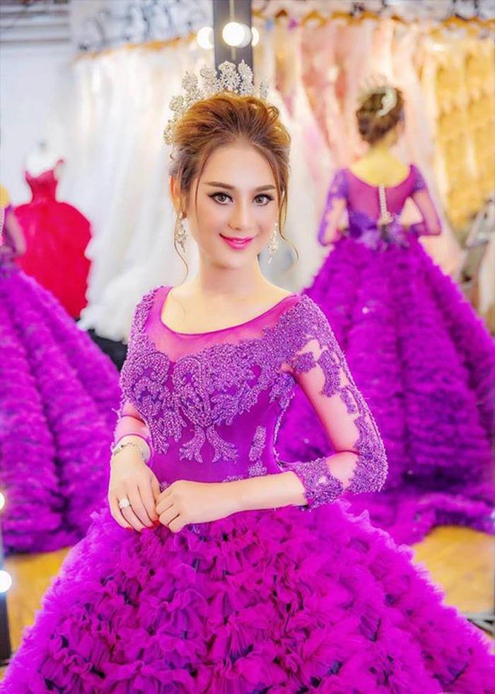 Lynk Lee Chuyển Giới: Nhan Sắc Rạng Rỡ, Tình Yêu Viên Mãn Lynk Lee Chuyển Giới: Nhan Sắc Rạng Rỡ, Tình Yêu Viên Mãn