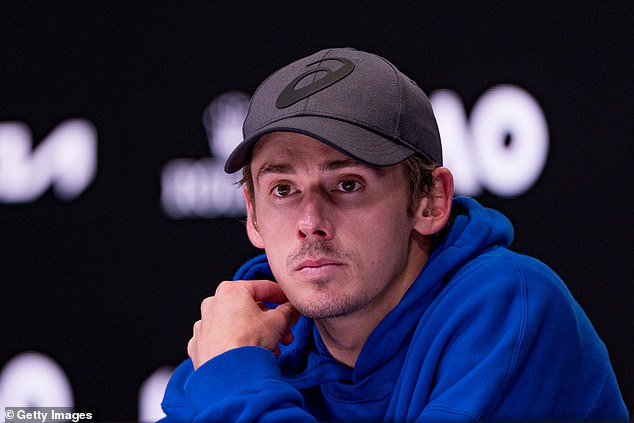 Madrid Open: De Minaur's Early Exit, Świątek's Dominant Win Over Keys Madrid Open: De Minaur's Early Exit, Świątek's Dominant Win Over Keys