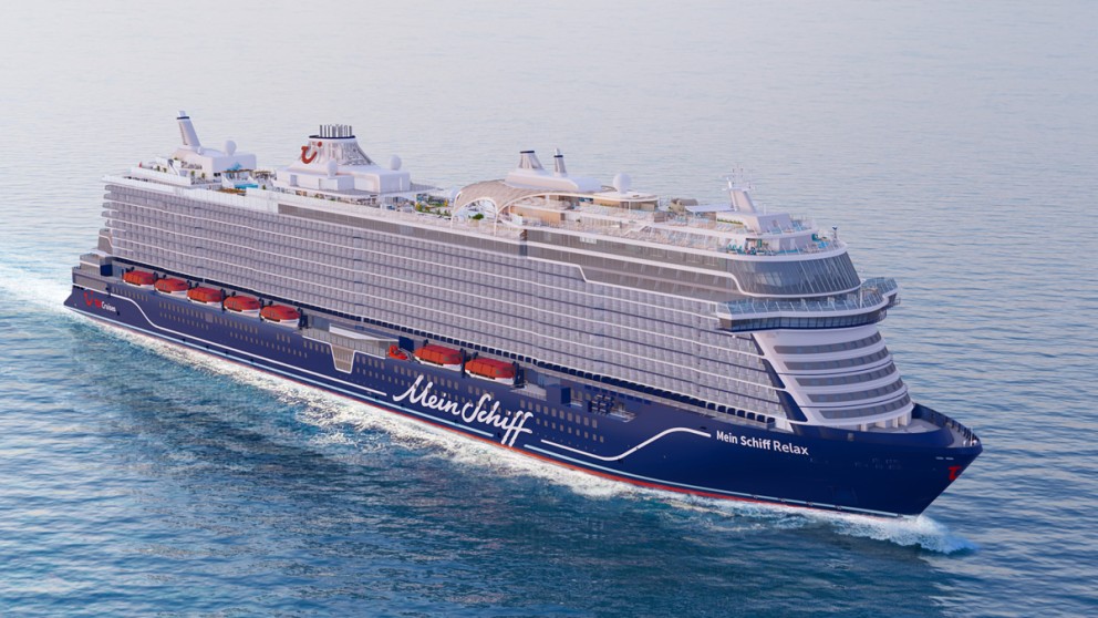Málaga Plays Host: Robbie Williams At Mein Schiff Relax Christening Málaga Plays Host: Robbie Williams At Mein Schiff Relax Christening