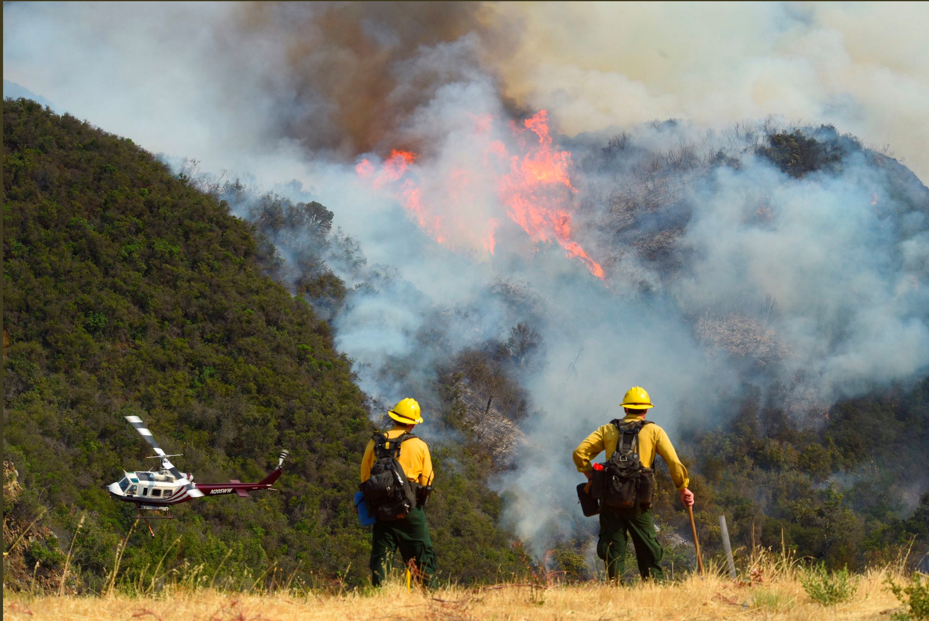 Manitoba Wildfires: Crews Fight Deadly Blaze Manitoba Wildfires: Crews Fight Deadly Blaze