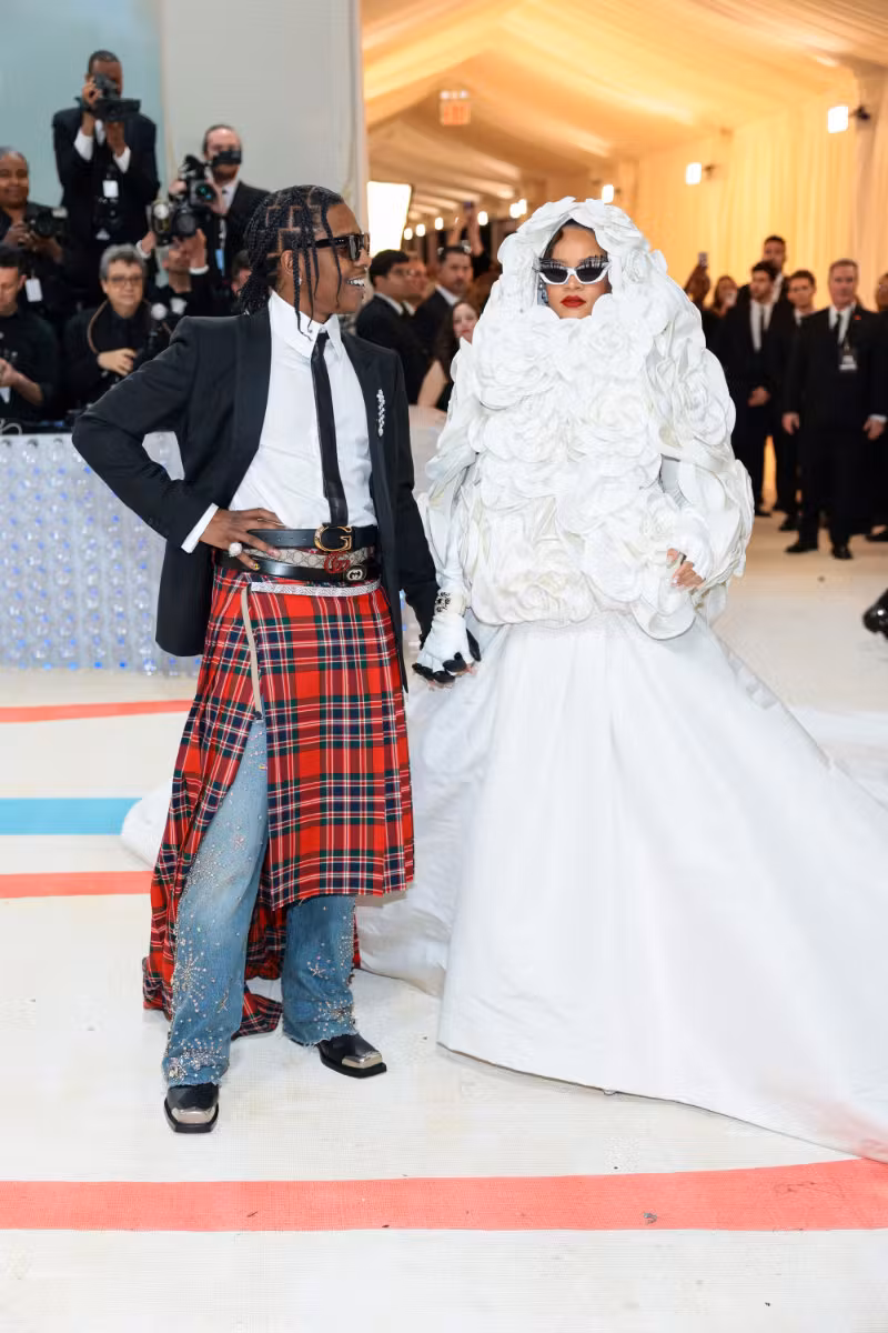 Met Gala Red Carpet: A-List Stars And Their Stunning Looks Met Gala Red Carpet: A-List Stars And Their Stunning Looks