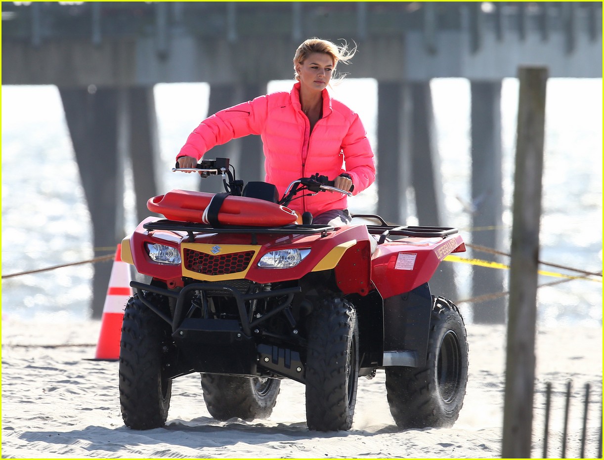 Miami Beach Rescue: Dylan Efron Saves Drowning Women Miami Beach Rescue: Dylan Efron Saves Drowning Women