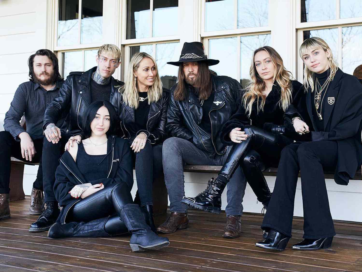 Miley Cyrus's Relationship With Billy Ray Cyrus: A Public Breakdown? Miley Cyrus's Relationship With Billy Ray Cyrus: A Public Breakdown?
