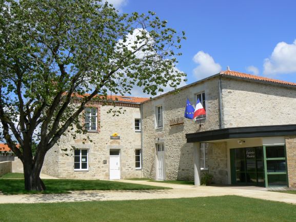 Moncoutant-sur-Sèvre : L'histoire De Clisson Et Sa Diversification Centennale Moncoutant-sur-Sèvre : L'histoire De Clisson Et Sa Diversification Centennale