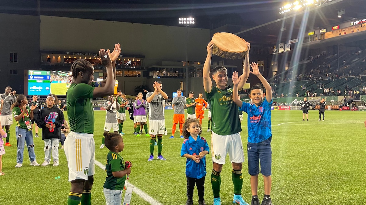 Mora Scores In Losing Effort: Timbers Fall To Earthquakes 4-1 Mora Scores In Losing Effort: Timbers Fall To Earthquakes 4-1
