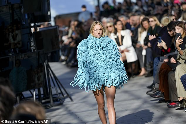 Mother And Daughter Duo Kate And Lila Moss Shine In Black Dresses At London Fashion Week Mother And Daughter Duo Kate And Lila Moss Shine In Black Dresses At London Fashion Week