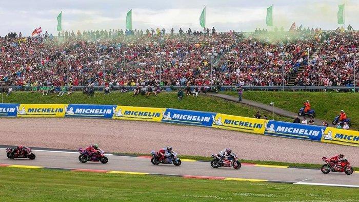 MotoGP Inggris Sprint Race: Jadwal Tayang Di Trans7, Rekor Rins, Dan Kecelakaan Marquez MotoGP Inggris Sprint Race: Jadwal Tayang Di Trans7, Rekor Rins, Dan Kecelakaan Marquez