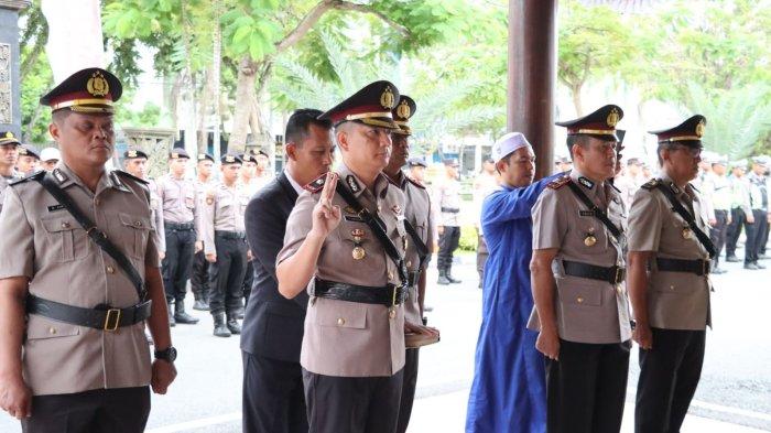 Mulai Tugas Baru, Kasatlantas Polresta Balikpapan AKP Djauhari Pimpin Sholat Subuh Mulai Tugas Baru, Kasatlantas Polresta Balikpapan AKP Djauhari Pimpin Sholat Subuh