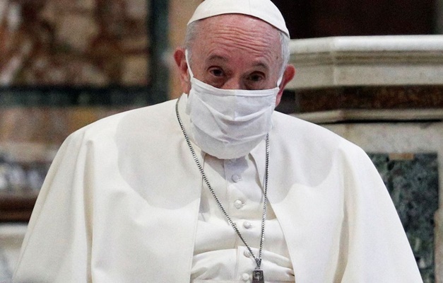 Multidão Dorme Nas Ruas Do Vaticano Em Homenagem Ao Papa Francisco Multidão Dorme Nas Ruas Do Vaticano Em Homenagem Ao Papa Francisco