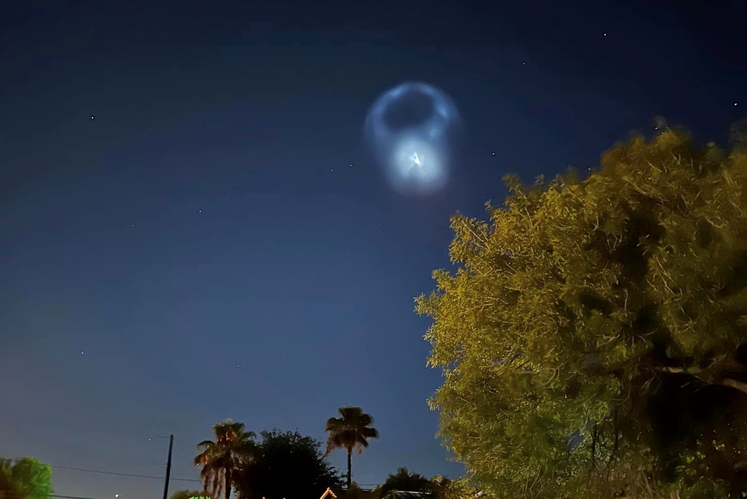 Mysterious Red Lights Flash Over France: What Was It? Mysterious Red Lights Flash Over France: What Was It?