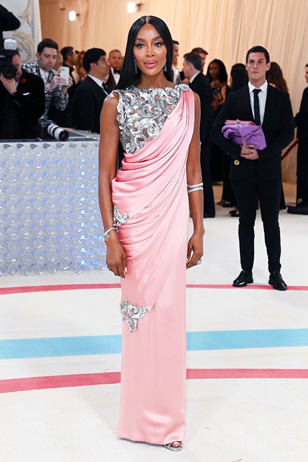 Naomi Campbell Met Gala Ban: Truth Behind The Alleged Anna Wintour Feud Naomi Campbell Met Gala Ban: Truth Behind The Alleged Anna Wintour Feud