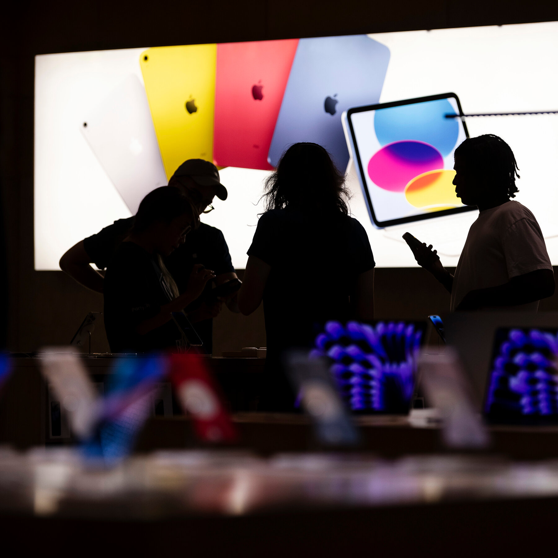 Navigating The AI Landscape: Apple's Challenges And Opportunities Navigating The AI Landscape: Apple's Challenges And Opportunities
