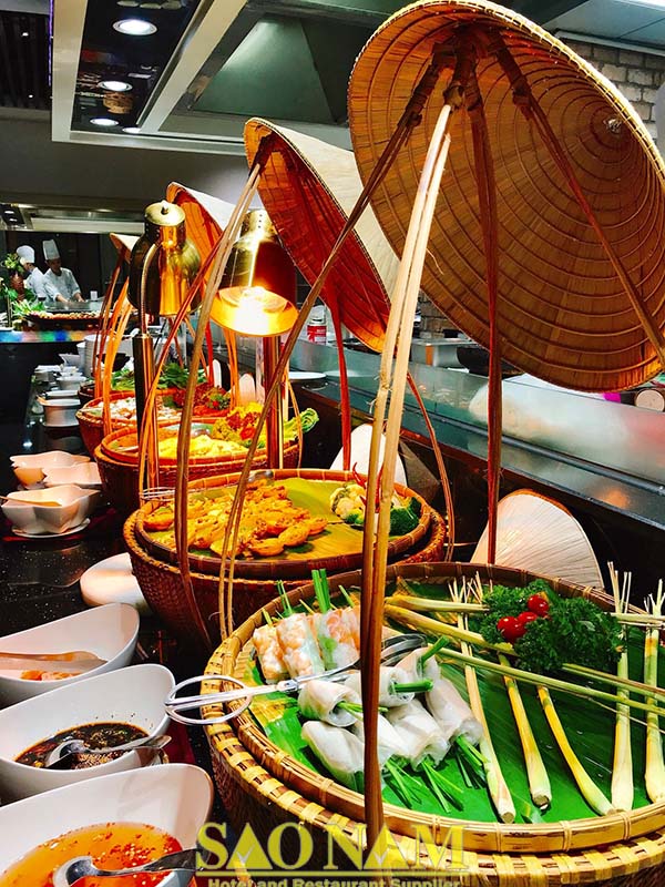 Những Hình Ảnh Voi Ăn Tiệc Buffet Được Trang Điểm Cầu Kỳ Những Hình Ảnh Voi Ăn Tiệc Buffet Được Trang Điểm Cầu Kỳ