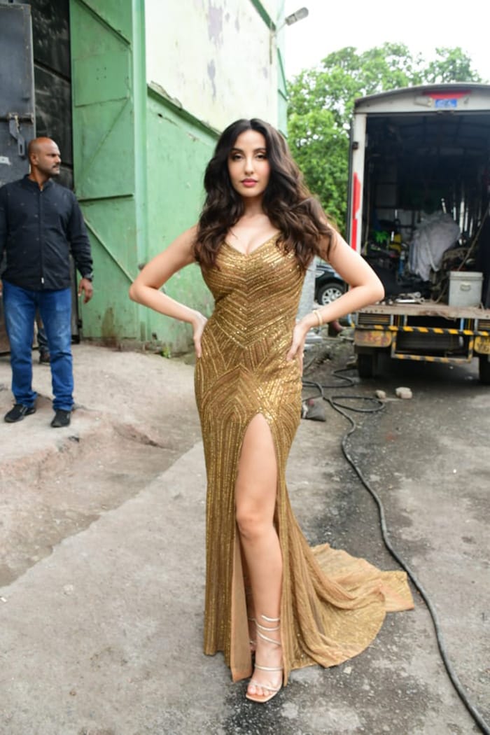 Nora Fatehi At The Oscars: Golden Gown And Red Carpet Radiance Nora Fatehi At The Oscars: Golden Gown And Red Carpet Radiance