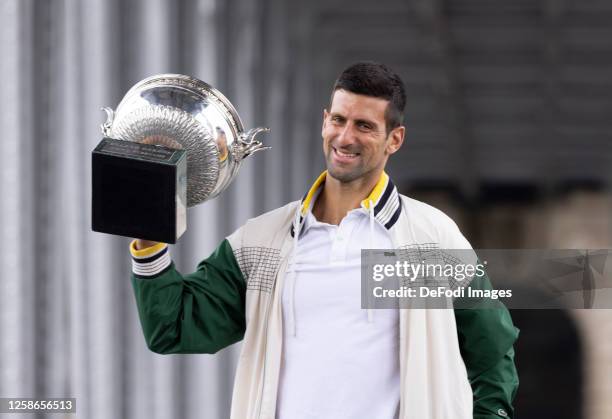 Novak Djokovic: Rakipsiz Bir Kariyerin Zirvesi Novak Djokovic: Rakipsiz Bir Kariyerin Zirvesi
