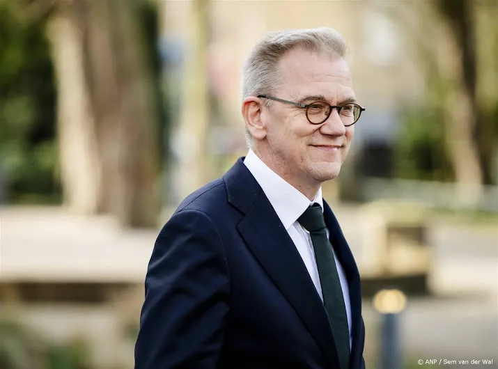 NPO Toezichthouder Gesprek Essentieel: Hamer, Bruins En Leeflang NPO Toezichthouder Gesprek Essentieel: Hamer, Bruins En Leeflang