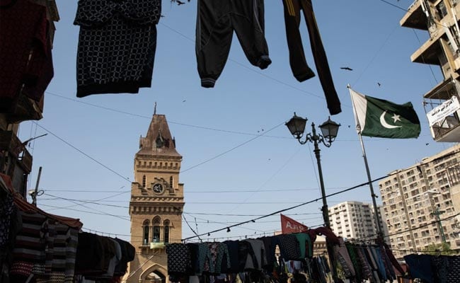 Pakistan Economic Crisis: IMF's Review Of $1.3 Billion Loan In Question Pakistan Economic Crisis: IMF's Review Of $1.3 Billion Loan In Question