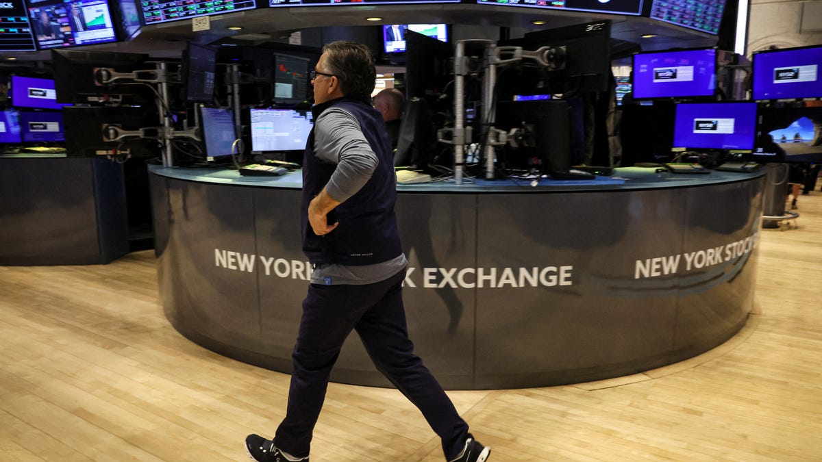Palantir Plunges 30%: Time To Invest? Palantir Plunges 30%: Time To Invest?