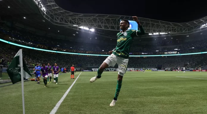 Palmeiras: Jogador Estêvão Vomita E Deixa O Jogo Na Altitude Palmeiras: Jogador Estêvão Vomita E Deixa O Jogo Na Altitude