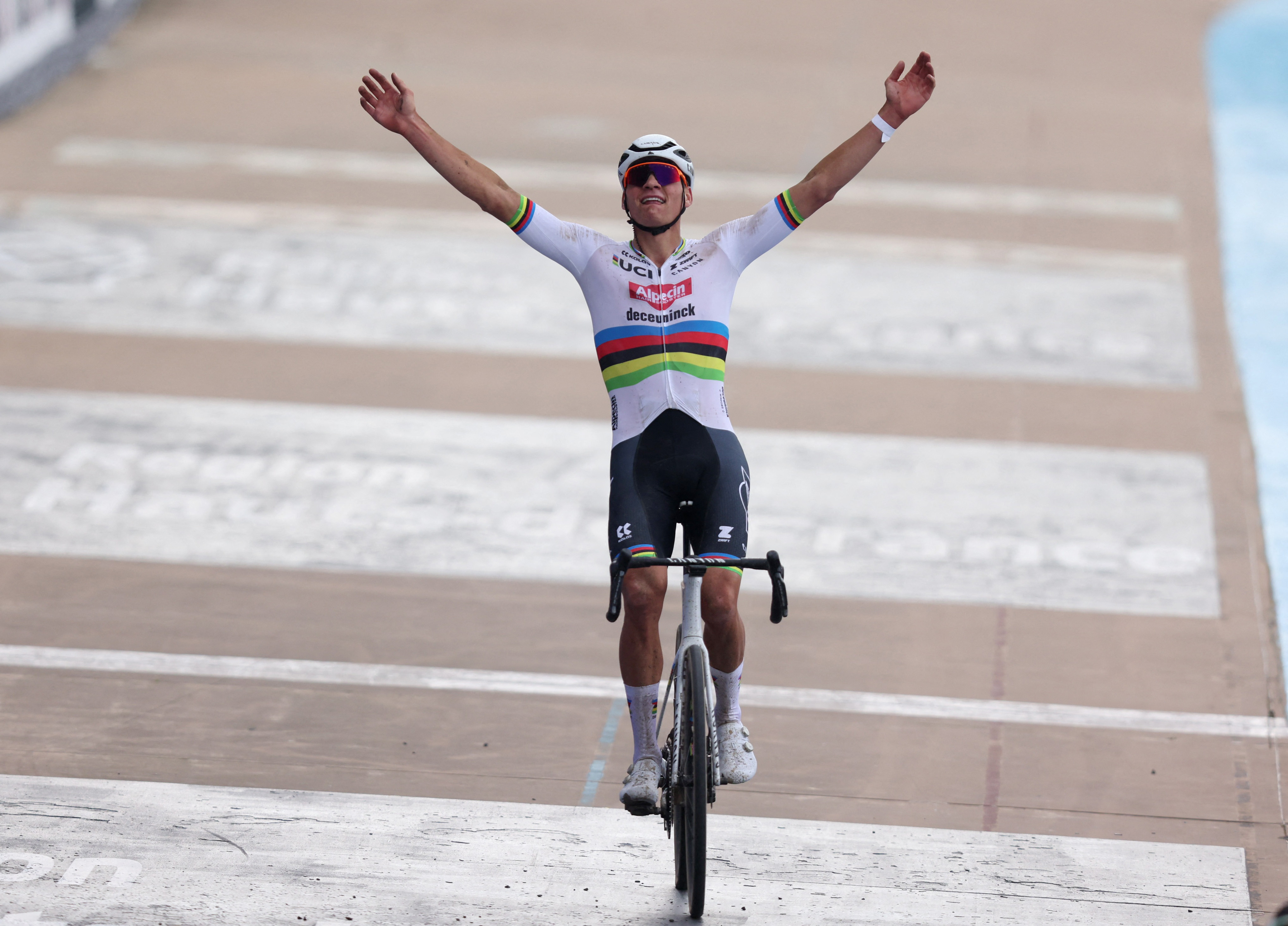 Paris-Roubaix 2024: Van Der Poel Finishes Third, Pogacar Distant