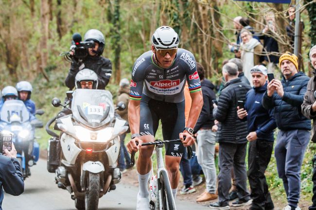 Paris-Roubaix: Spectator Who Threw Bottle At Van Der Poel Turns Himself In