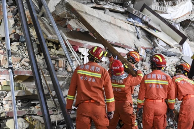 Partial Collapse Of 600-Year-Old Chinese Tower; Tourist Safety Concerns Partial Collapse Of 600-Year-Old Chinese Tower; Tourist Safety Concerns