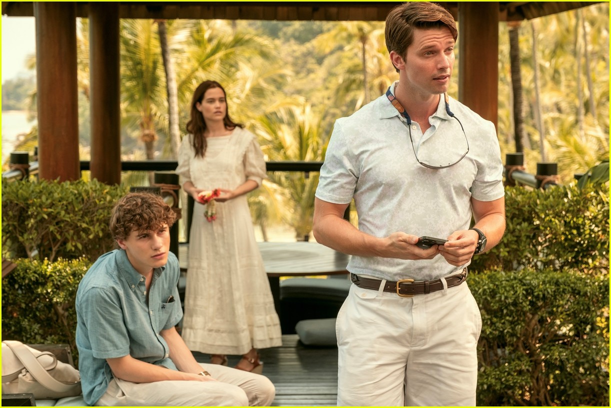 Patrick Schwarzenegger's White Lotus Nude Scene: Chris Pratt's Response Patrick Schwarzenegger's White Lotus Nude Scene: Chris Pratt's Response