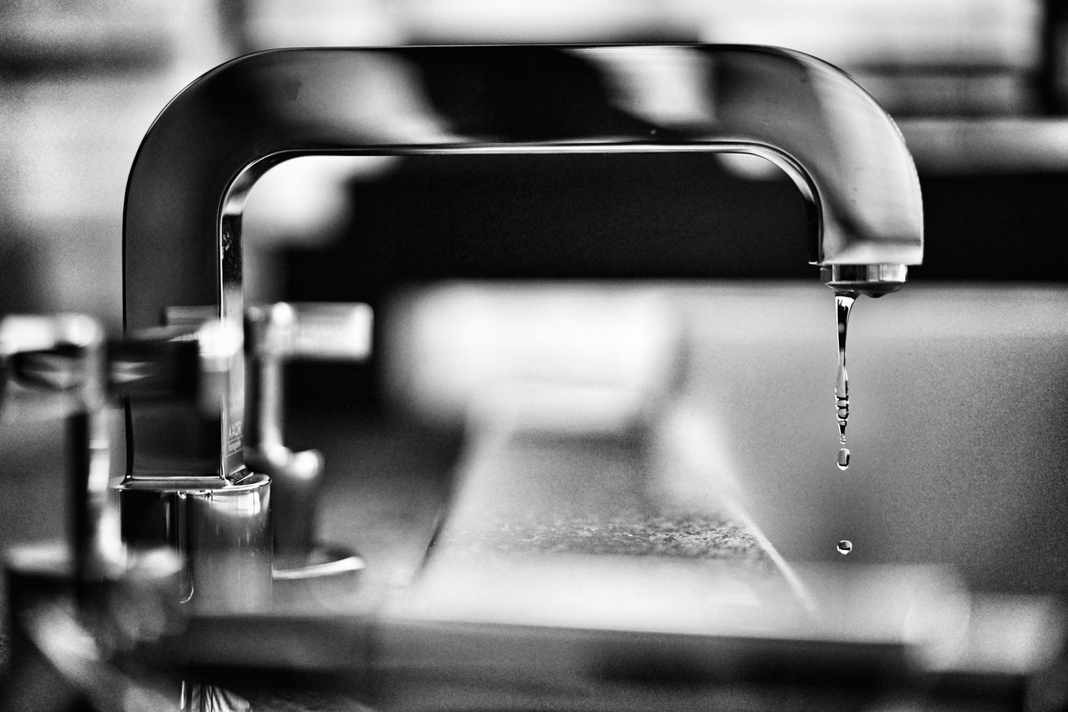 Peut-on Vraiment Purifier L'eau Du Robinet ? Méthodes Et Efficacité. Peut-on Vraiment Purifier L'eau Du Robinet ? Méthodes Et Efficacité.