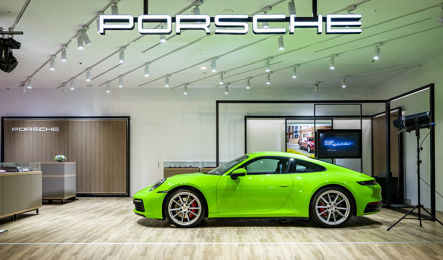 新北首座Porsche NOW概念店盛大開幕!結合藝術與Labubu的獨特魅力 新北首座Porsche NOW概念店盛大開幕!結合藝術與Labubu的獨特魅力