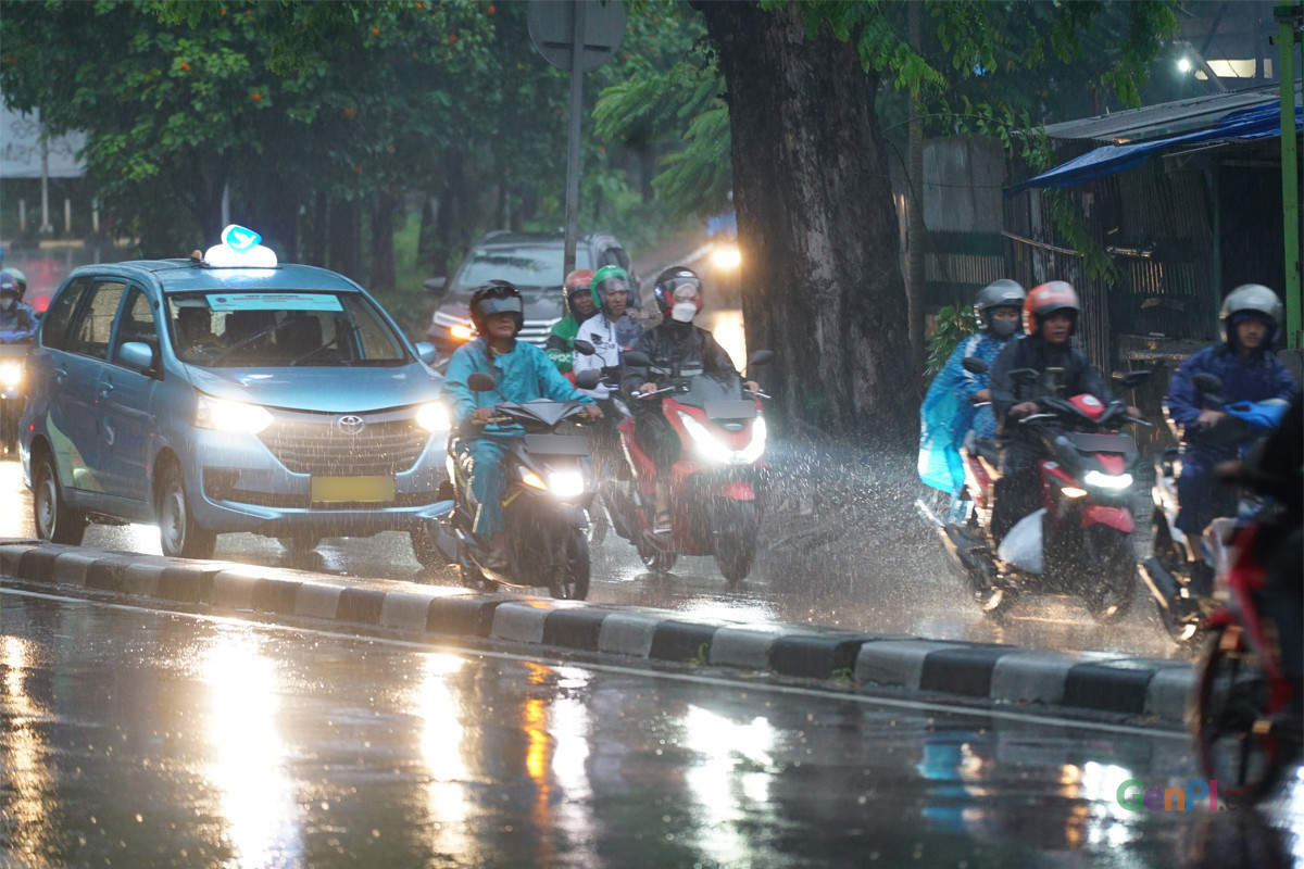 Prakiraan Cuaca Jawa Timur 24 Maret: Hujan Lanjut Di Beberapa Daerah