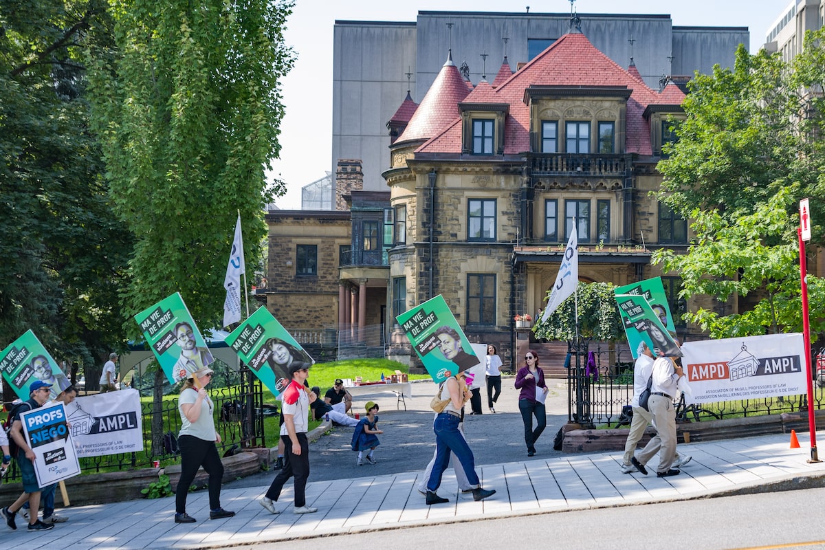 Quebec Labour Tribunal To Hear Amazon Union Case On Warehouse Shutdowns Quebec Labour Tribunal To Hear Amazon Union Case On Warehouse Shutdowns