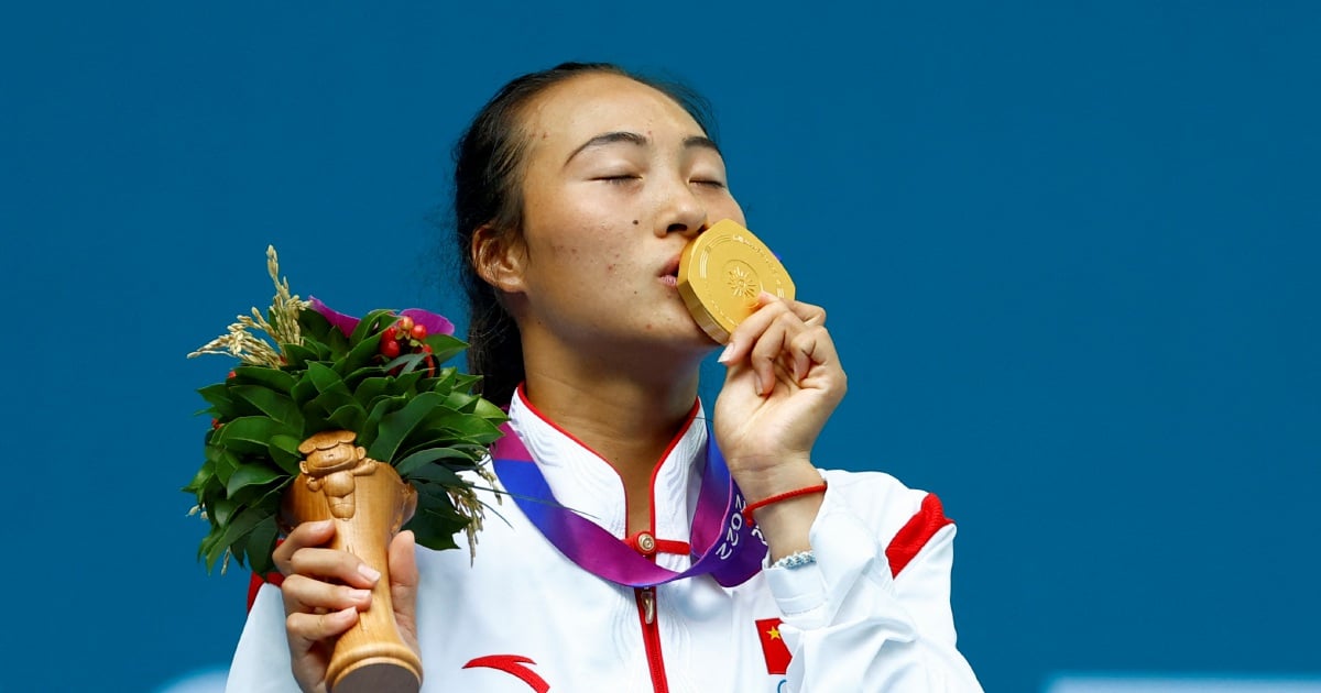 Queen Wen Returns To Paris: A Look At The Court Queen Wen Returns To Paris: A Look At The Court
