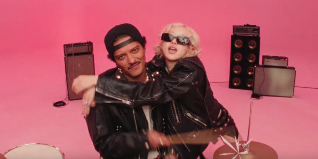 Rechtszaak Miley Cyrus: Aanklacht Wegens Plagiëren Van Bruno Mars Hit Rechtszaak Miley Cyrus: Aanklacht Wegens Plagiëren Van Bruno Mars Hit