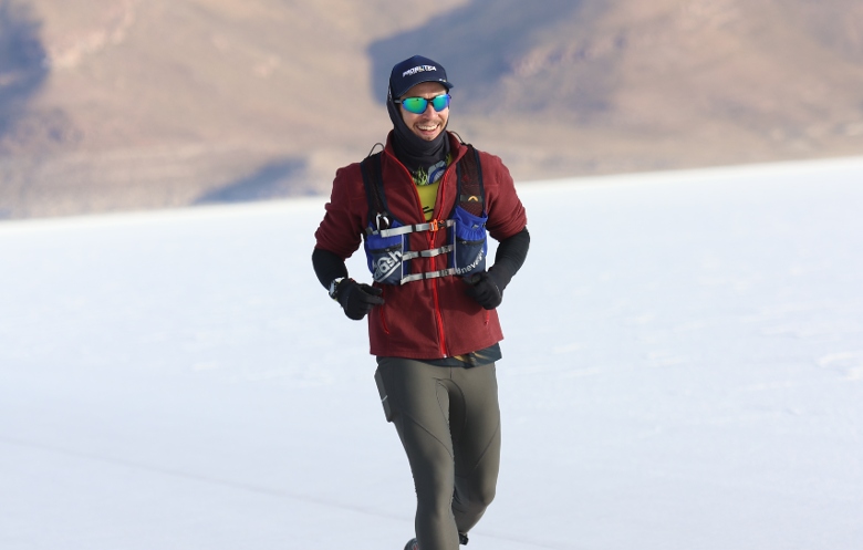 Record-Breaking Run: Man Completes Fastest Crossing Of Australia On Foot Record-Breaking Run: Man Completes Fastest Crossing Of Australia On Foot