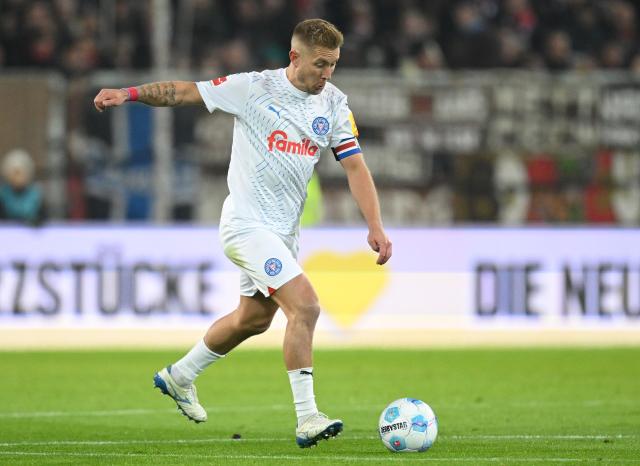 Relegation Battle: Holstein Kiel Holds Champions League-Chasing Mainz To A Draw Relegation Battle: Holstein Kiel Holds Champions League-Chasing Mainz To A Draw