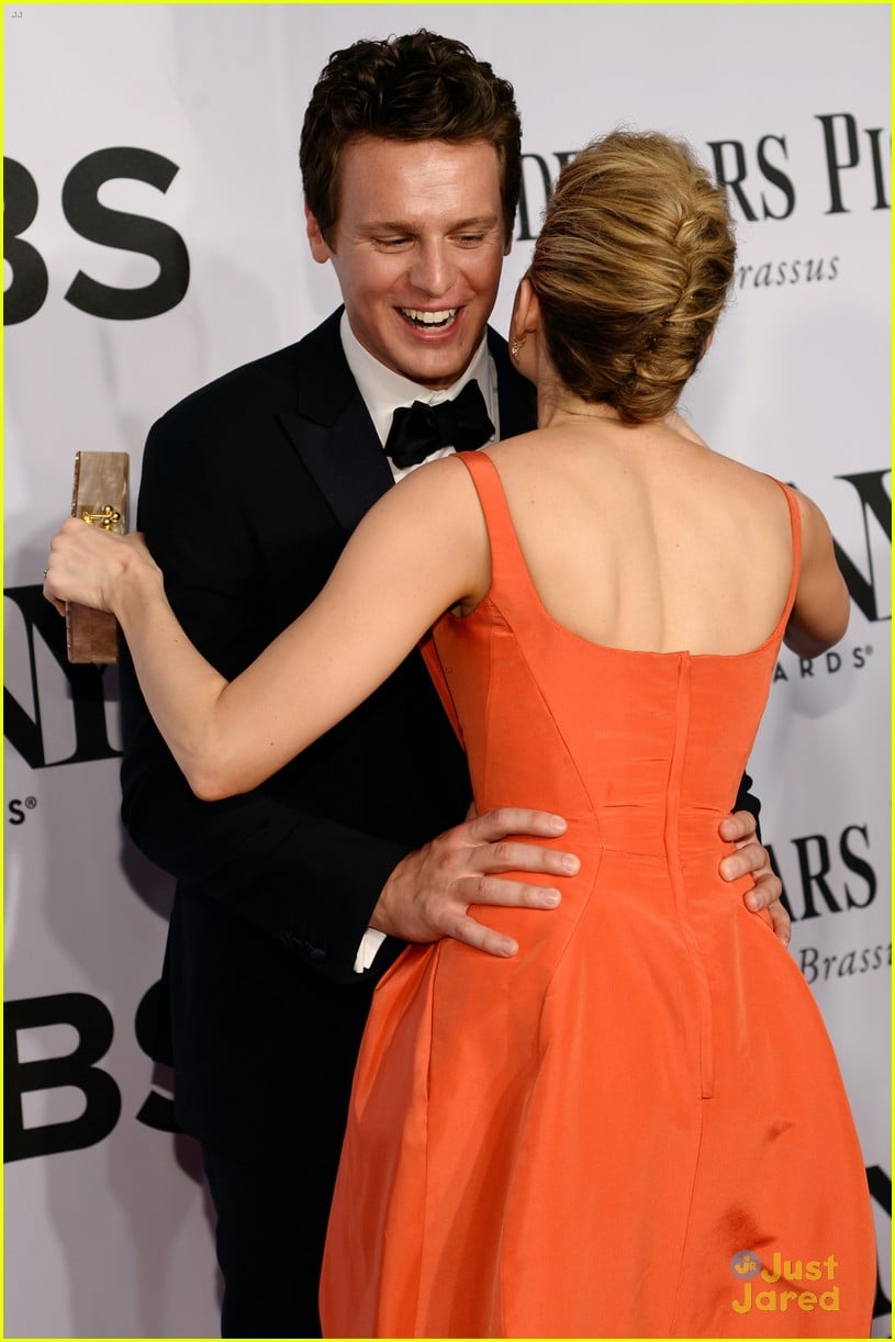 Review: Jonathan Groff Makes Review: Jonathan Groff Makes