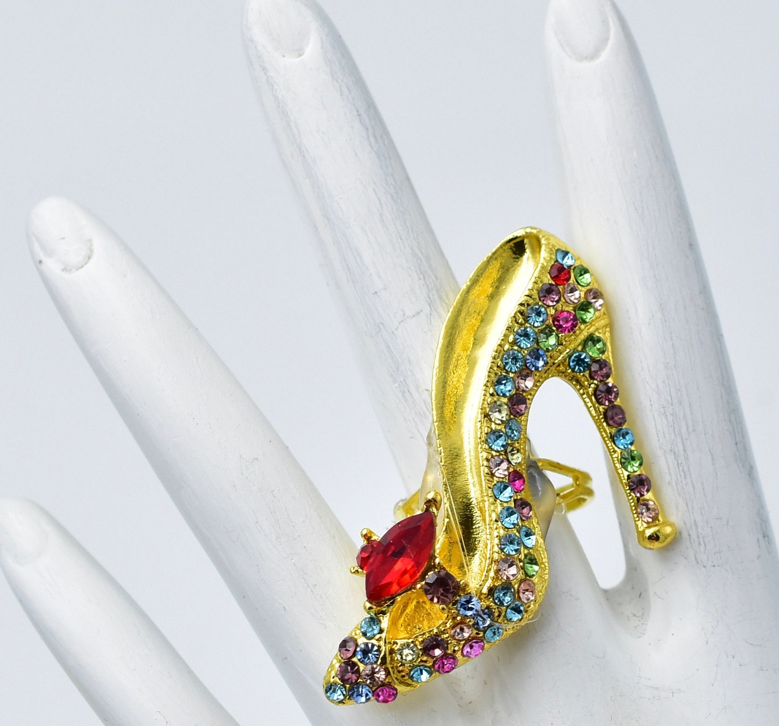 Rihanna's Stunning Cherry Red Heels And Giant Engagement Ring Debut Rihanna's Stunning Cherry Red Heels And Giant Engagement Ring Debut