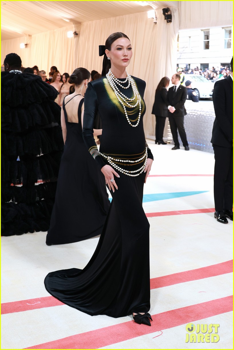 Rihanna's Stunning Met Gala Appearance: A Pregnancy Reveal Rihanna's Stunning Met Gala Appearance: A Pregnancy Reveal