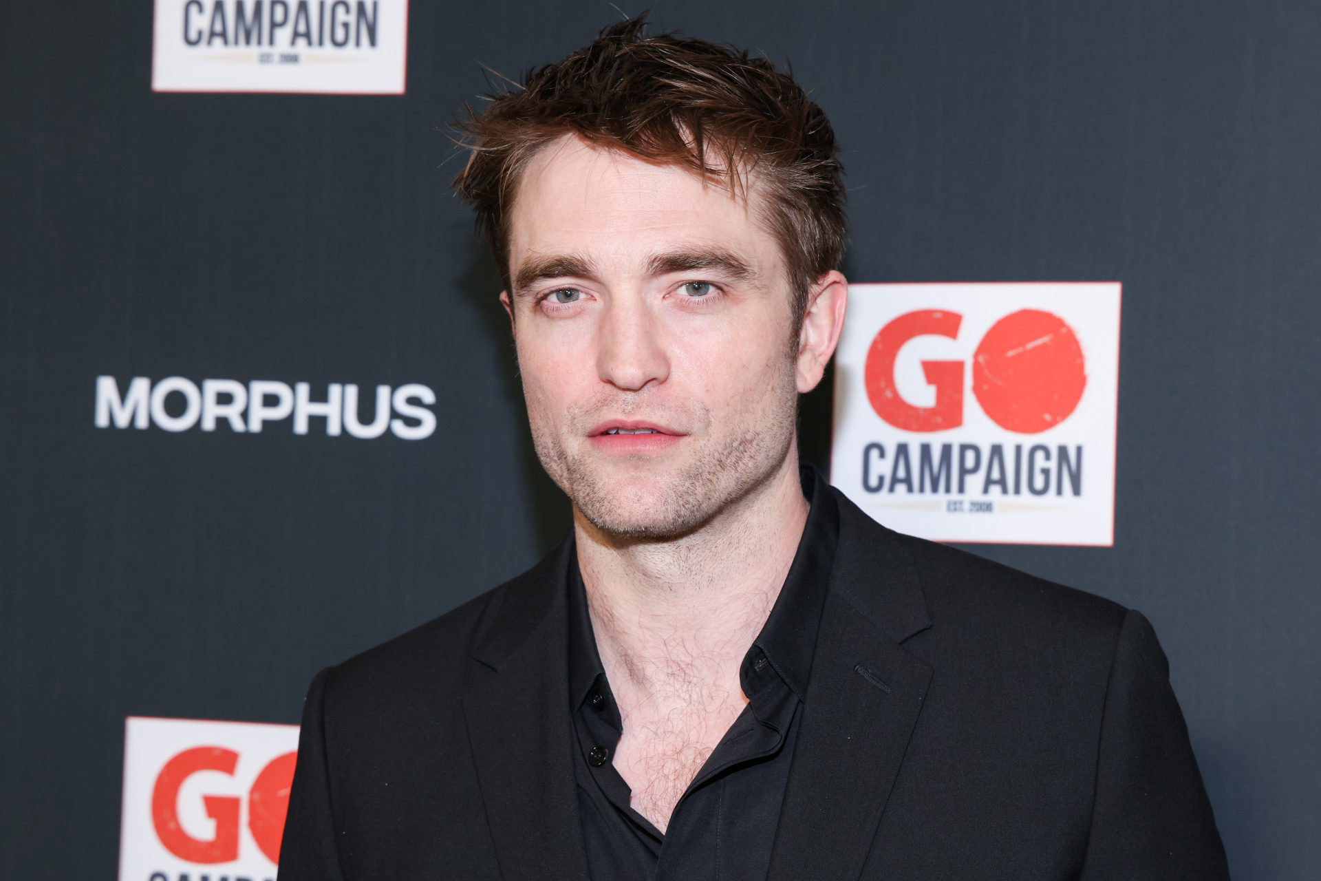 Robert Pattinson: The Art Of Diaper Changing Robert Pattinson: The Art Of Diaper Changing