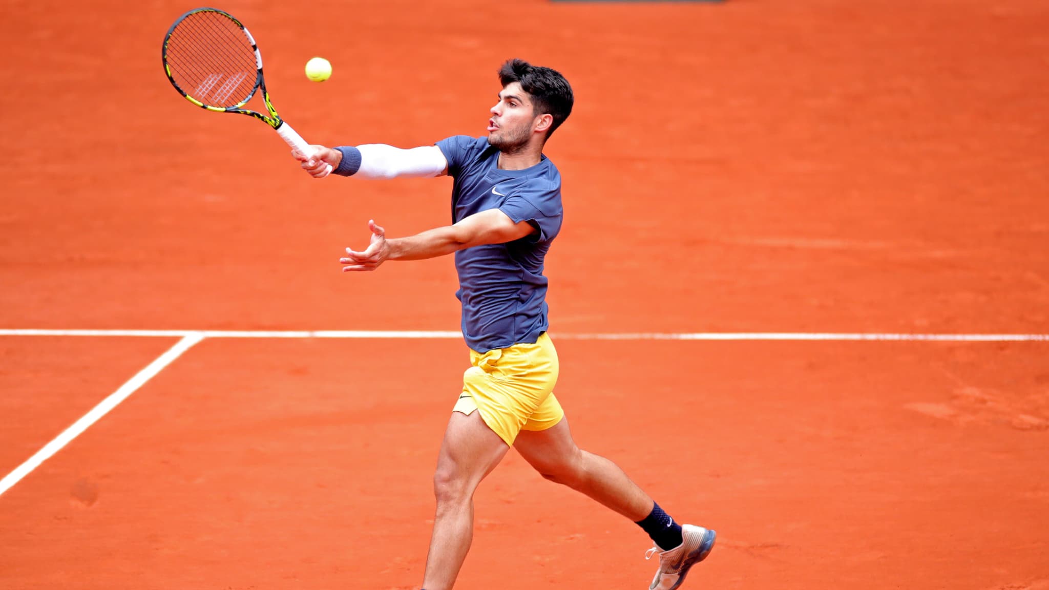 Roland Garros 2024: Alcaraz And Swiatek Begin Their Campaigns Roland Garros 2024: Alcaraz And Swiatek Begin Their Campaigns