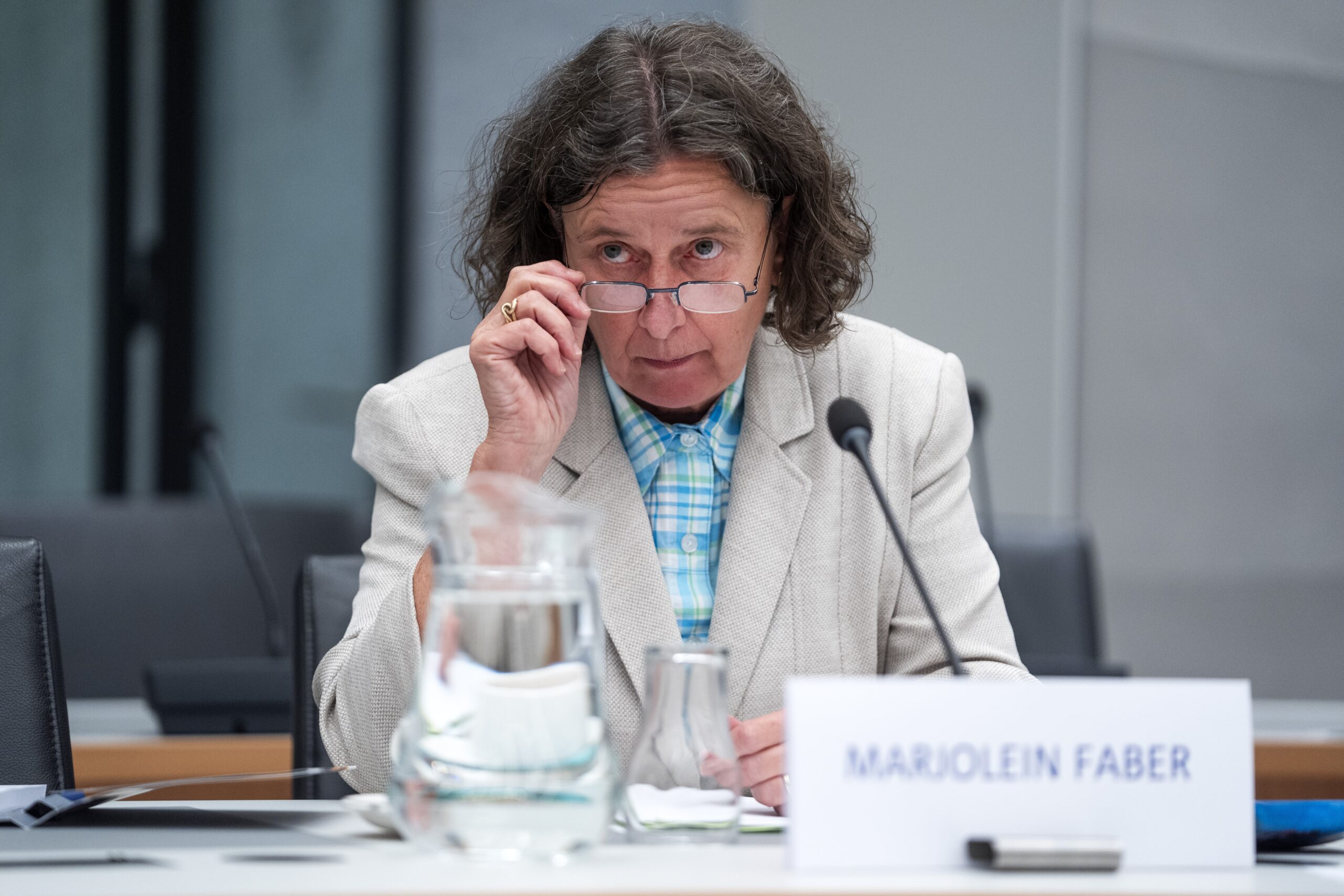 Royal Honors Blocked: PVV Minister's Stand Against Asylum Volunteer Recognition Royal Honors Blocked: PVV Minister's Stand Against Asylum Volunteer Recognition