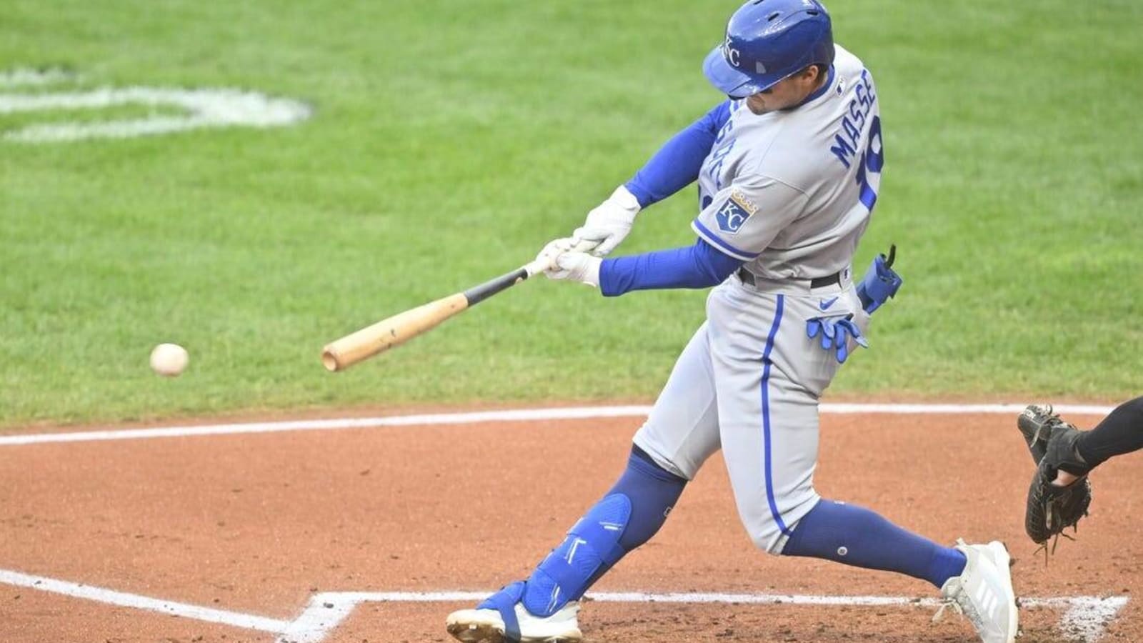 Royals Defeat Guardians 4-3: Garcia Homer And Witt's Game-Winning Hit