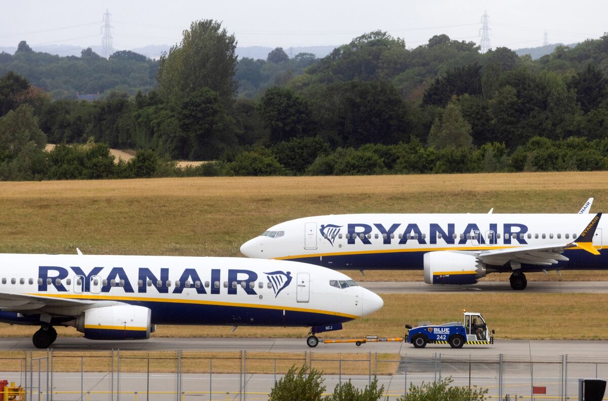 Ryanair's Growth Threatened By Tariff Wars; Company Announces Share Repurchase Program Ryanair's Growth Threatened By Tariff Wars; Company Announces Share Repurchase Program