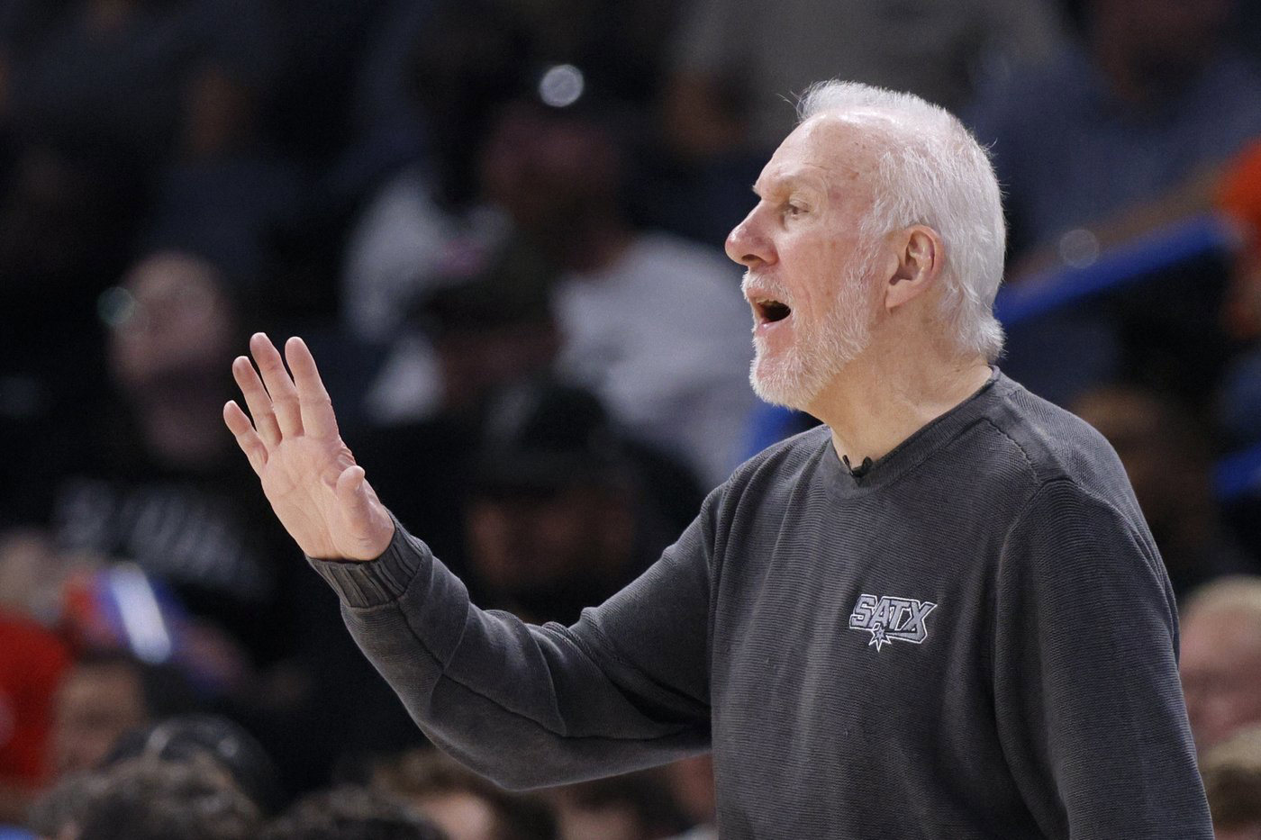 Saison NBA : L'incertitude Plane Sur Le Retour De Gregg Popovich Aux Spurs. Saison NBA : L'incertitude Plane Sur Le Retour De Gregg Popovich Aux Spurs.